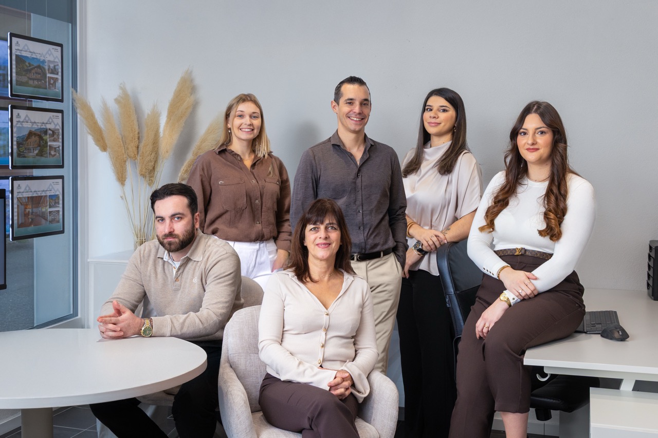 L'équipe Mawee réunie dans l'agence de Vernayaz